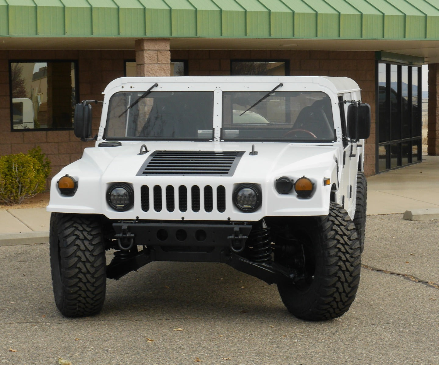 White four door Hardtop Wagon