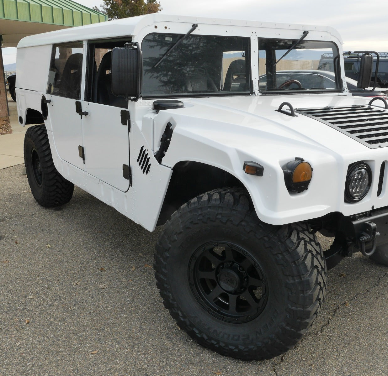 White four door Hardtop Wagon