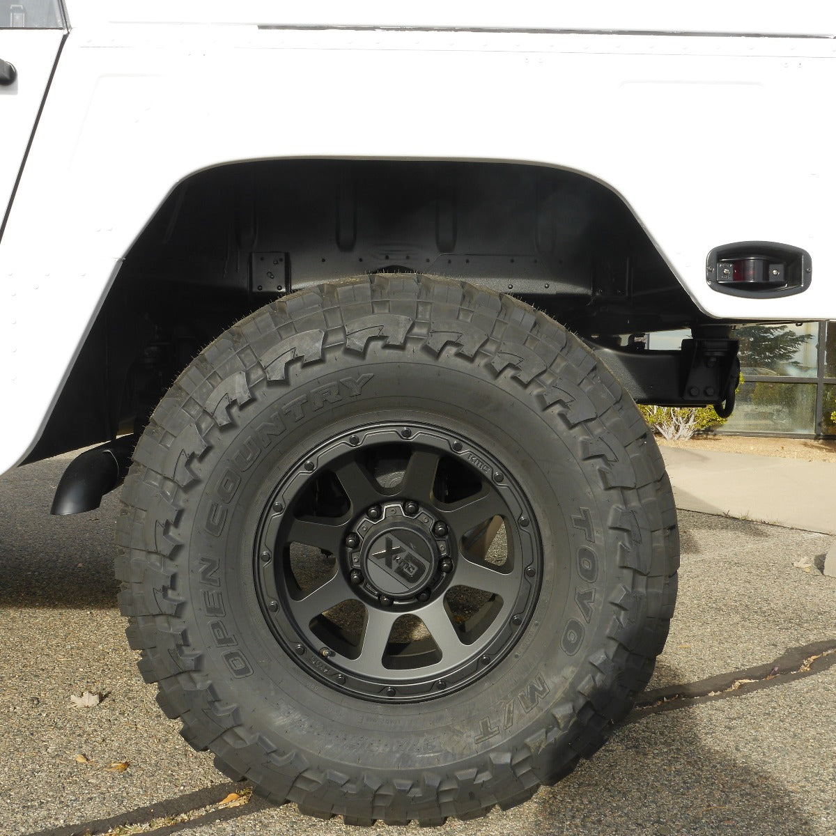 White four door Hardtop Wagon